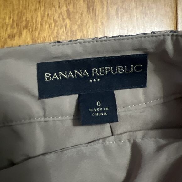 Vintage Y2K Banana Republic Embroidered Floral Mini Skirt Size 0 Tan Preppy Work - Picture 3 of 10